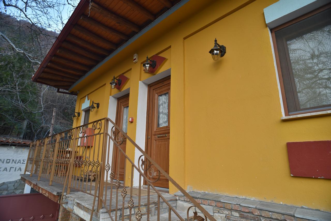 Santa Marina Guesthouse Káto Loutrákion Zewnętrze zdjęcie