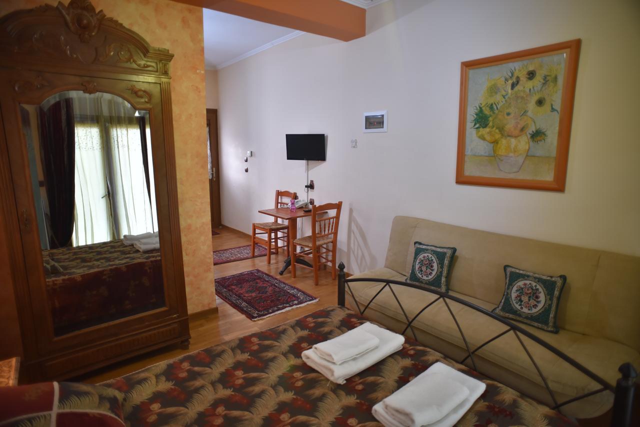 Santa Marina Guesthouse Káto Loutrákion Zewnętrze zdjęcie