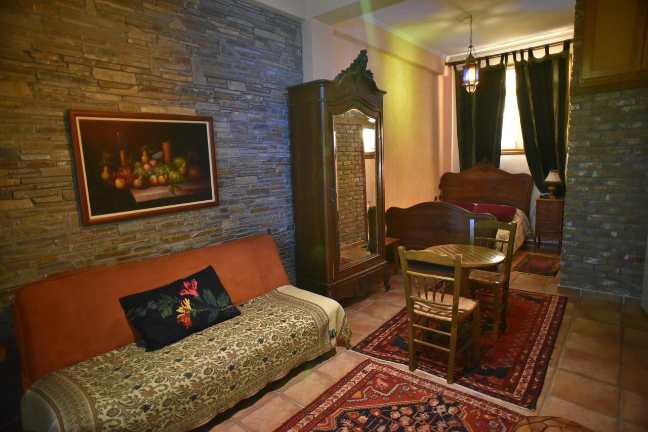 Santa Marina Guesthouse Káto Loutrákion Zewnętrze zdjęcie