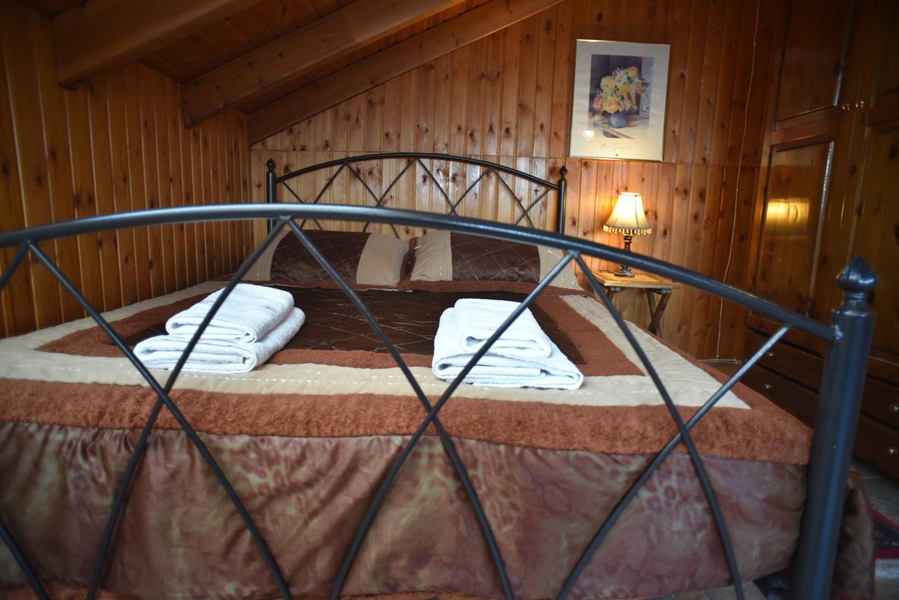 Santa Marina Guesthouse Káto Loutrákion Zewnętrze zdjęcie