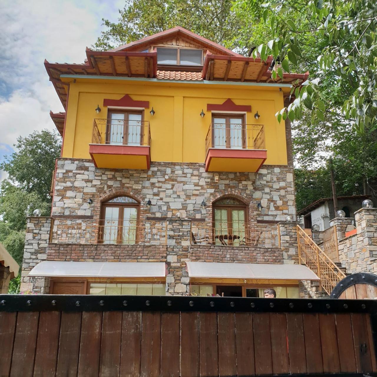 Santa Marina Guesthouse Káto Loutrákion Zewnętrze zdjęcie