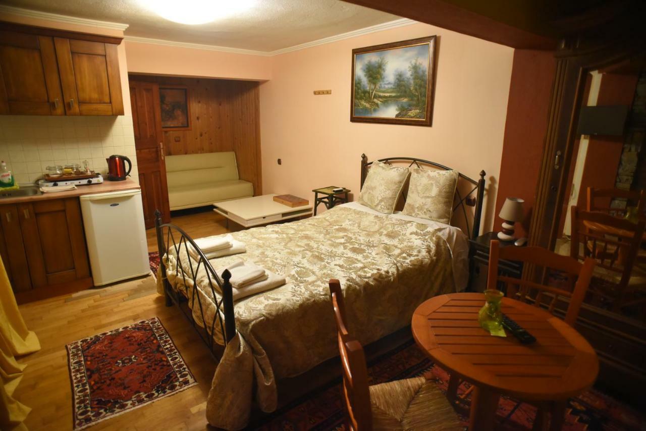 Santa Marina Guesthouse Káto Loutrákion Zewnętrze zdjęcie