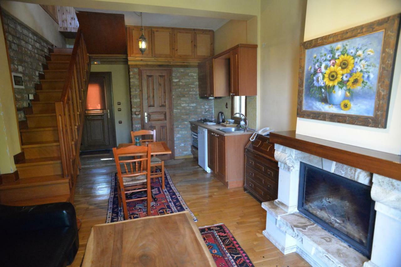 Santa Marina Guesthouse Káto Loutrákion Zewnętrze zdjęcie